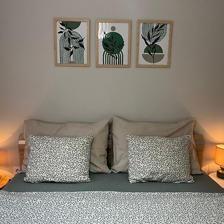 Larix Apartman Будапеща Екстериор снимка